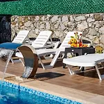 Вилла Moon - Tranquil 3br With Private Pool