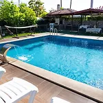 Moon - Tranquil 3br With Private Pool Вилла