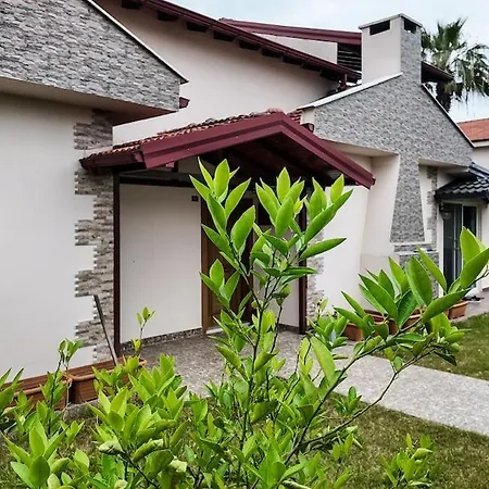 Moon - Tranquil 3br With Private Pool Кейджегиз